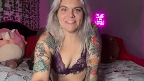 CherryBombBomb online show from July 25, 5:49 am