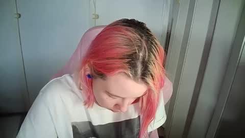 cherrybaby_0 online show from May 10, 12:21 pm