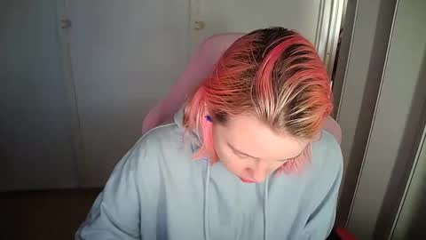 cherrybaby_0 online show from May 11, 10:21 am
