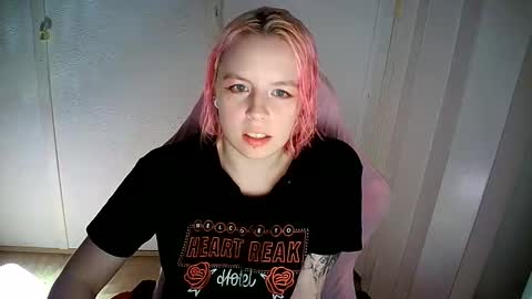 cherrybaby_0 online show from June 10, 9:03 pm