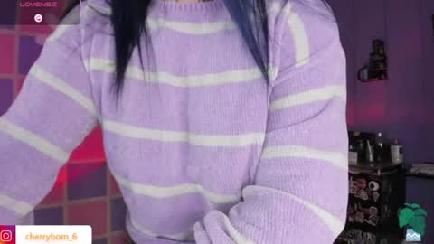Snapshot of cherrybom_ chatting on July 25, 2:42 am dayis independent model online show from July 25, 2:42 am