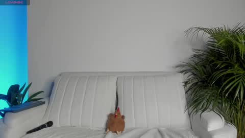 Snapshot of cherrybr_ chatting on October 2, 2:40 am Cherry Lady online show from October 2, 2:40 am