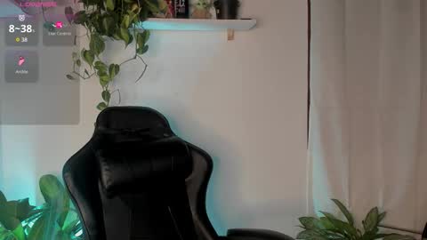 Snapshot of cherrybr_ chatting on October 30, 2:35 am Cherry Lady online show from October 30, 2:35 am