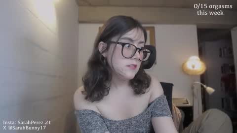 Snapshot of cherrybunny21 chatting on October 30, 3:52 am Sarah Prez online show from October 30, 3:52 am