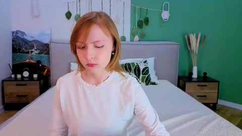 cherrycrushlove online show from March 12, 5:46 am