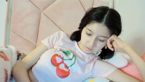 Snapshot of cherrymafer666 chatting on December 27, 10:01 am cherrycute666 online show from December 27, 10:01 am