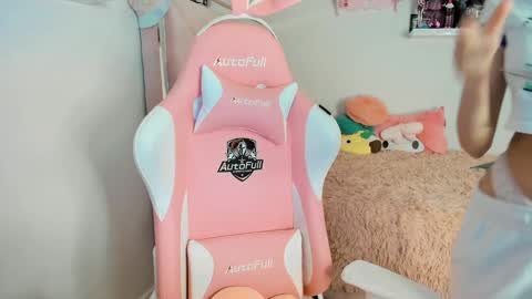 Snapshot of cherrymafer666 chatting on January 20, 12:46 am cherrycute666 online show from January 20, 12:46 am