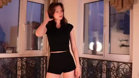 Loise online show from June 15, 5:26 pm