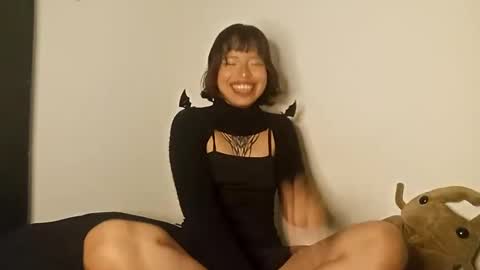Snapshot of cherrywitchy chatting on January 8, 1:00 am Cherry online show from January 8, 1:00 am