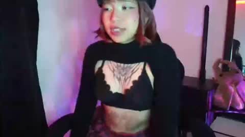 Snapshot of cherrywitchy chatting on February 19, 3:50 am Cherry online show from February 19, 3:50 am