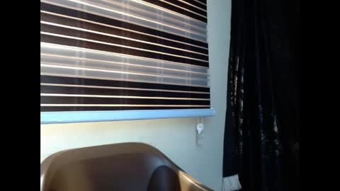 Snapshot of cherryxpussy chatting on February 18, 10:27 am cherryxpussy online show from February 18, 10:27 am