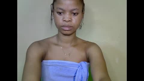 Snapshot of cherryxpussy chatting on November 15, 9:39 am cherryxpussy online show from November 15, 9:39 am