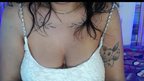 Snapshot of cheryl_hs chatting on January 8, 8:27 am Cheryl online show from January 8, 8:27 am