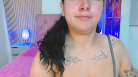Snapshot of cheryl_hs chatting on May 27, 4:42 am Cheryl online show from May 27, 4:42 am