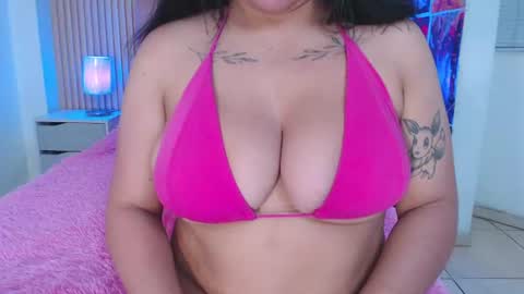 Snapshot of cheryl_hs chatting on June 10, 4:01 am Cheryl online show from June 10, 4:01 am