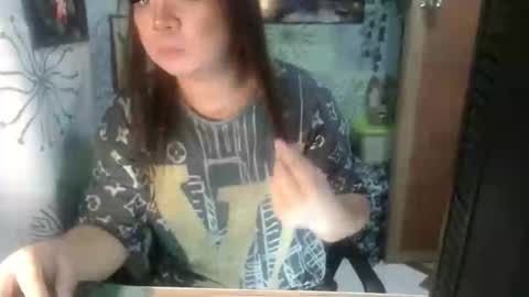 Snapshot of chescahotxxxl chatting on January 6, 11:29 am chescahotxxxl online show from January 6, 11:29 am