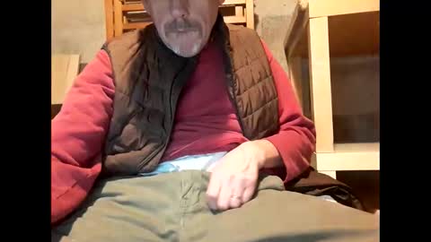 Snapshot of chevy69 chatting on December 18, 12:43 am chevy69 online show from December 18, 12:43 am