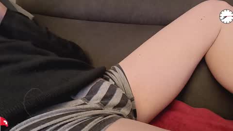 Snapshot of chezmonsieur_g chatting on November 2, 7:38 pm Grey online show from November 2, 7:38 pm