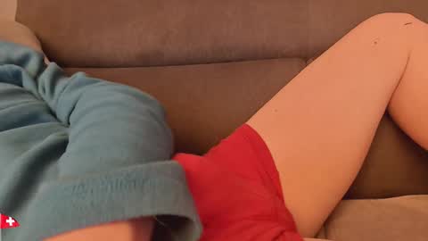 Snapshot of chezmonsieur_g chatting on December 3, 7:12 pm Grey online show from December 3, 7:12 pm