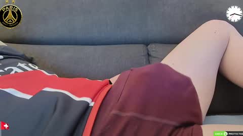 Snapshot of chezmonsieur_g chatting on May 31, 6:09 pm Grey online show from May 31, 6:09 pm