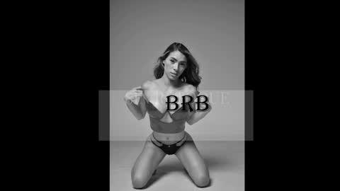 Snapshot of chiara_carter chatting on December 26, 2:33 am chiara online show from December 26, 2:33 am