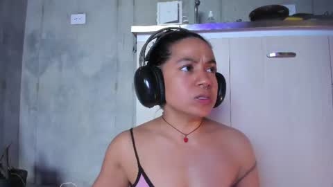 Chiara fustox online show from June 25, 7:40 pm