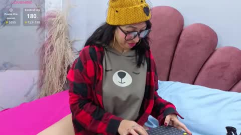 CHIARA online show from November 7, 1:33 pm