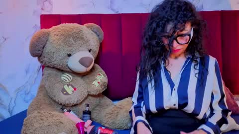 Snapshot of chiarajjones chatting on July 15, 12:43 pm CHIARA online show from July 15, 12:43 pm