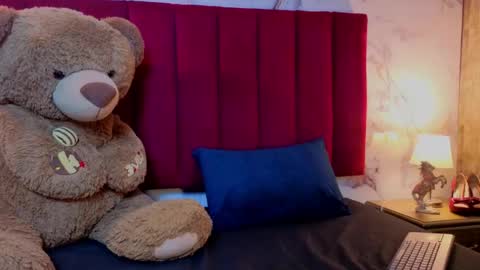 Snapshot of chiarajjones chatting on July 18, 1:04 pm CHIARA online show from July 18, 1:04 pm