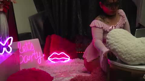 Chicababe29 online show from March 7, 8:50 pm