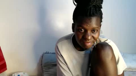 Snapshot of chichie_ chatting on June 1, 9:55 am chichie_ online show from June 1, 9:55 am