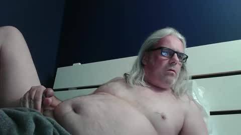 chiguitar online show from November 4, 9:58 pm