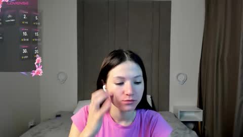 Snapshot of chilgato chatting on November 18, 1:33 am Cameron online show from November 18, 1:33 am