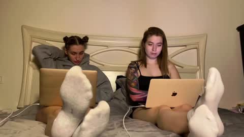 Snapshot of chillgoddess chatting on December 29, 7:22 pm Goddess Vika - owner of all ur money online show from December 29, 7:22 pm