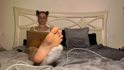 Snapshot of chillgoddess chatting on December 29, 10:25 pm Goddess Vika - owner of all ur money online show from December 29, 10:25 pm