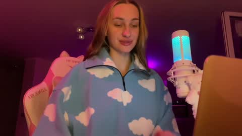 Snapshot of chillgoddess chatting on January 24, 5:21 pm Goddess Vika - owner of all ur money online show from January 24, 5:21 pm