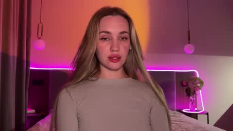 Snapshot of chillgoddess chatting on November 10, 3:55 pm Goddess Vika - owner of all ur money online show from November 10, 3:55 pm