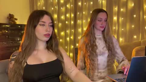 Snapshot of chillgoddess chatting on December 2, 4:24 pm Goddess Vika - owner of all ur money online show from December 2, 4:24 pm