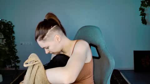 Bella online show from December 5, 10:02 am