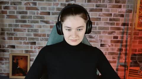 Bella online show from December 20, 9:05 am