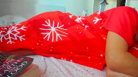 Snapshot of chillwithcamii chatting on September 18, 5:09 am yoursensualparadise online show from September 18, 5:09 am