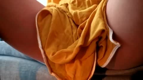 Snapshot of chillwithcamii chatting on July 15, 11:04 am yoursensualparadise online show from July 15, 11:04 am