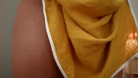 Snapshot of chillwithcamii chatting on July 19, 10:46 pm yoursensualparadise online show from July 19, 10:46 pm
