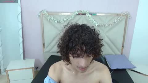 Snapshot of chipi_tay chatting on November 28, 7:05 pm chipi_tay online show from November 28, 7:05 pm