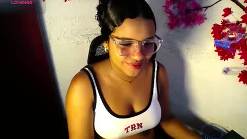 Snapshot of chleo_rosse chatting on June 29, 11:38 pm chleo_rosse online show from June 29, 11:38 pm