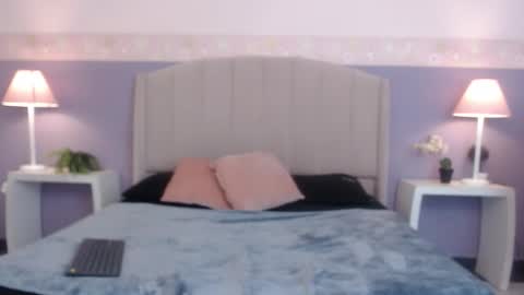 Chloe  online show from December 22, 11:40 am