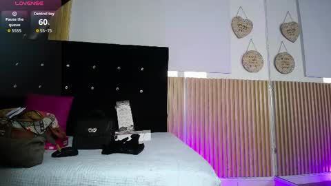 Snapshot of chloe__jones_ chatting on July 1, 1:13 pm Chloe online show from July 1, 1:13 pm