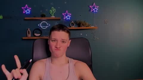 chloe_berry1 online show from March 7, 10:45 am