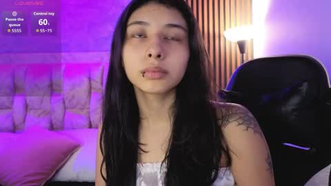 chloe_bluee_ online show from April 18, 11:03 am