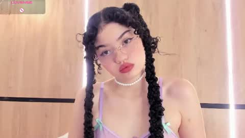 Snapshot of chloe_cortez chatting on June 30, 11:22 am chloe online show from June 30, 11:22 am